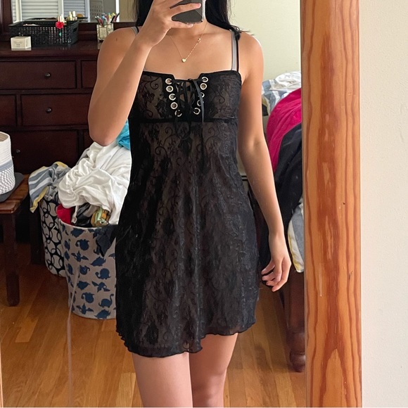 LACE DRESS - Picture 3 of 5